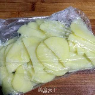培根锅巴土豆的做法步骤：1