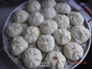 发面猪肉包子小笼包的做法步骤：7