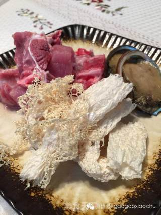 冬日里的原汁原味——竹荪小鲍汤的做法步骤：1