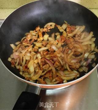 石锅拌饭的做法步骤：2