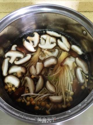 石锅拌饭的做法步骤：3