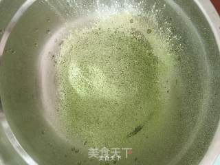 抹茶蜜红豆戚风的做法步骤：1