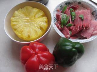 菠萝咕咾肉的做法步骤：1