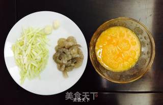 鲜虾仁韭黄炒鸡蛋的做法步骤：2