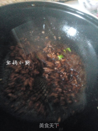 肉末胡萝卜炒熏干的做法步骤：4