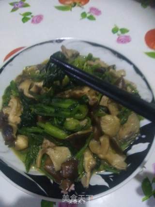 香菇爆翡翠（菠菜）的做法步骤：10