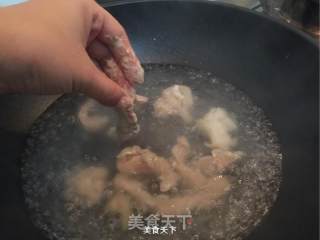 酥肉豆苗汤的做法步骤：9
