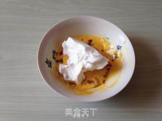 【蔓越莓戚风】的做法步骤：9