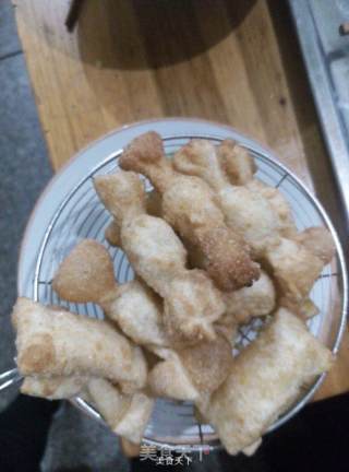 油炸糖果的做法步骤：3