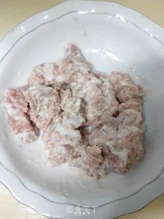 溜肉段的做法步骤：3