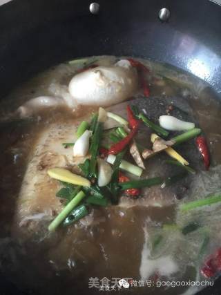 浓郁的味道---小锅炖鱼的做法步骤：3