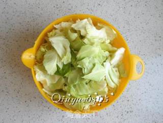 炝炒圆白菜的做法步骤：2