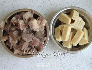 牛肉炖冻豆腐的做法步骤：4