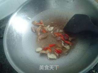 芦蒿炒咸肉的做法步骤：4