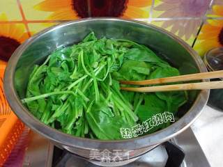 菠菜花生仁儿的做法步骤：4