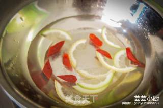 柠檬泡菜——泡菜里的小清新 【芸芸小厨】的做法步骤：2