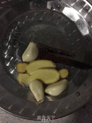 什锦红烧肉的做法步骤：2