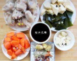 踏青季寻找春天的味道:春笋烩猪手的做法步骤：1