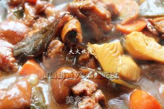 踏青季寻找春天的味道:春笋烩猪手的做法步骤：3