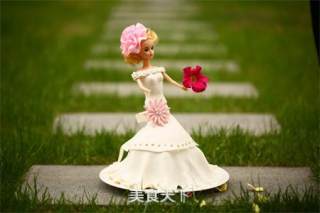 芭比翻糖蛋糕的做法步骤：32