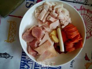 白菜五花肉冻豆腐的做法步骤：2
