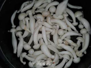白玉菇银耳鸡汤的做法步骤：3