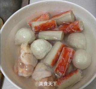 在家做的火锅，方便又好吃，我们一家可饱口福了！的做法步骤：2