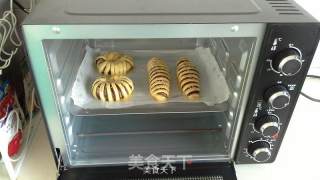 豆沙毛毛虫面包的做法步骤：13