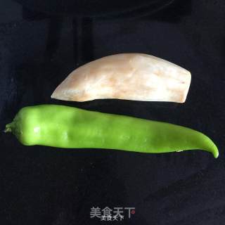 黑椒杏鲍菇尖椒丝的做法步骤：1