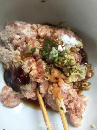 黄豆芽烧面筋塞肉的做法步骤：2