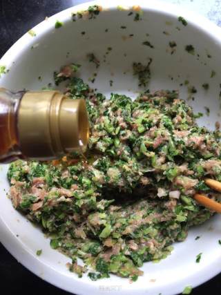 黄豆芽烧面筋塞肉的做法步骤：4