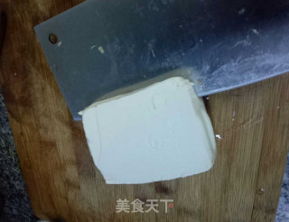 养颜补气靓汤之: 鲫鱼鲜笋豆腐汤的做法步骤：3
