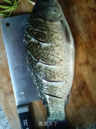 养颜补气靓汤之: 鲫鱼鲜笋豆腐汤的做法步骤：9