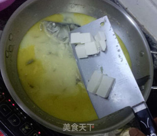 养颜补气靓汤之: 鲫鱼鲜笋豆腐汤的做法步骤：18