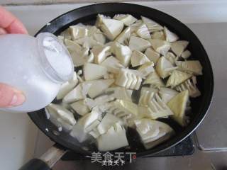 排骨烧冬笋的做法步骤：7