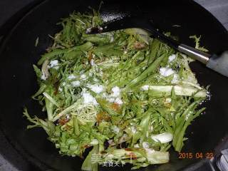 超简单凉拌苦菊的做法步骤：3