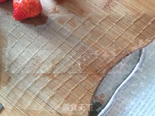 草莓椰奶冻的做法步骤：1