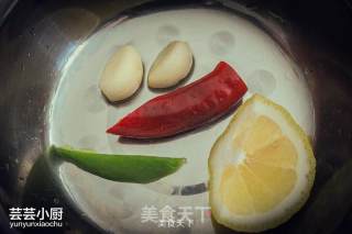凉拌海蜇头 【芸芸小厨】的做法步骤：2