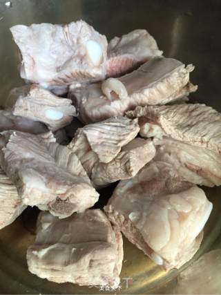 糖醋排骨的做法步骤：4