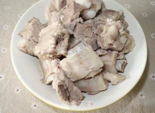 糖醋排骨的做法步骤：2