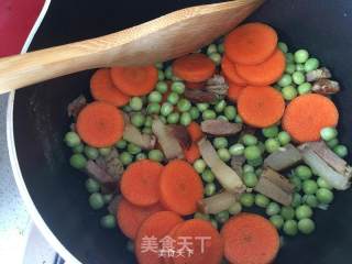 腊肉豌豆焖干饭的做法步骤：4