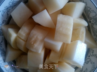 土豆炖牛肉的做法步骤：3