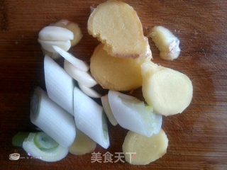 土豆炖牛肉的做法步骤：4