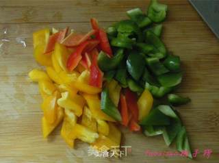 彩椒肉丁的做法步骤：3