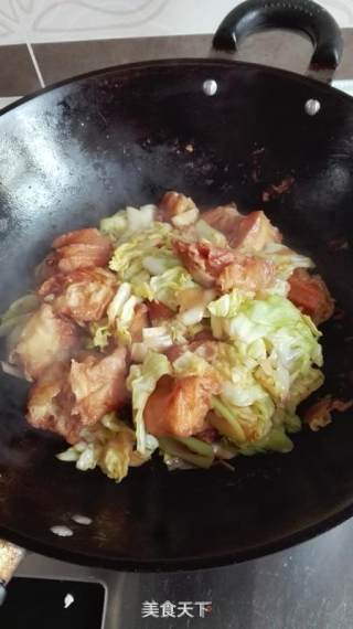 包菜炒油条的做法步骤：7