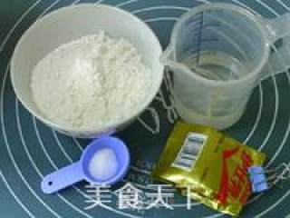 核桃葡萄干面包的做法步骤：1