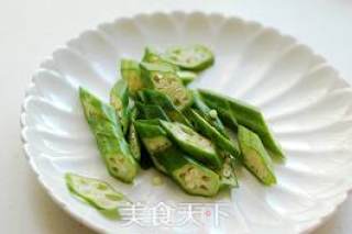 春日清肺清爽菜：清炒秋葵山药的做法步骤：2