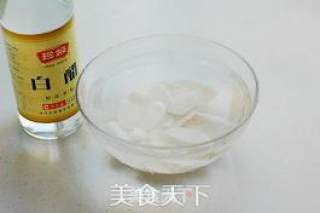 春日清肺清爽菜：清炒秋葵山药的做法步骤：3