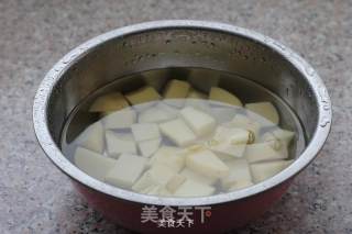 红烧土豆的做法步骤：1