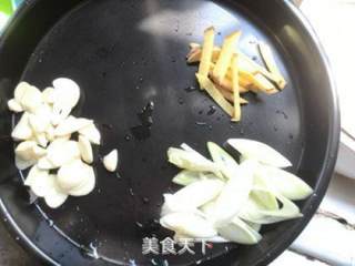 空气炸锅版炸带鱼的做法步骤：2